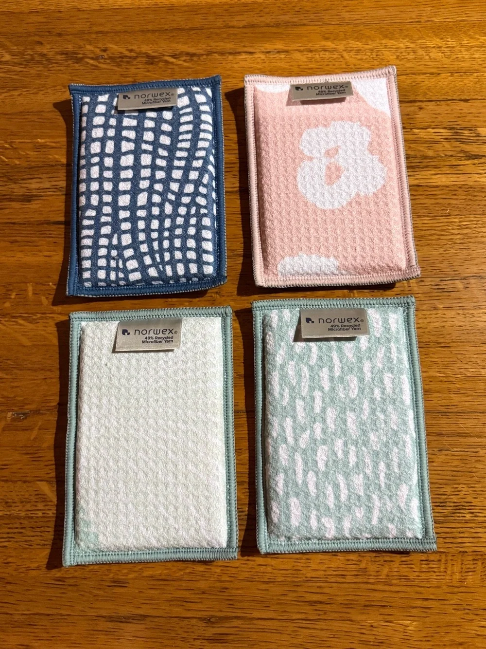 Norwex Waffle Weave Kitchen Set Tea Towels and dual sided sponges Set of 6 NWT